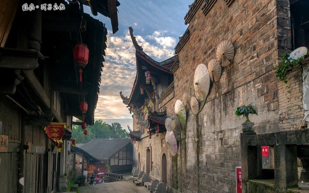 第八代五粮液出厂价上调,龙年生肖酒大卖引爆春节市场